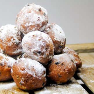 Oliebol met krenten en rozijnen (10 stuks)